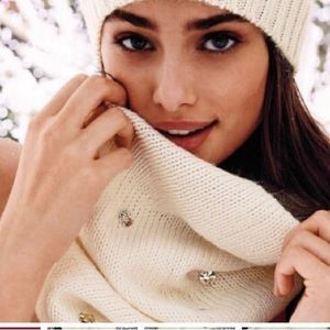 Victoria Secret Knit Neck Warmer With  Rhinestones !!